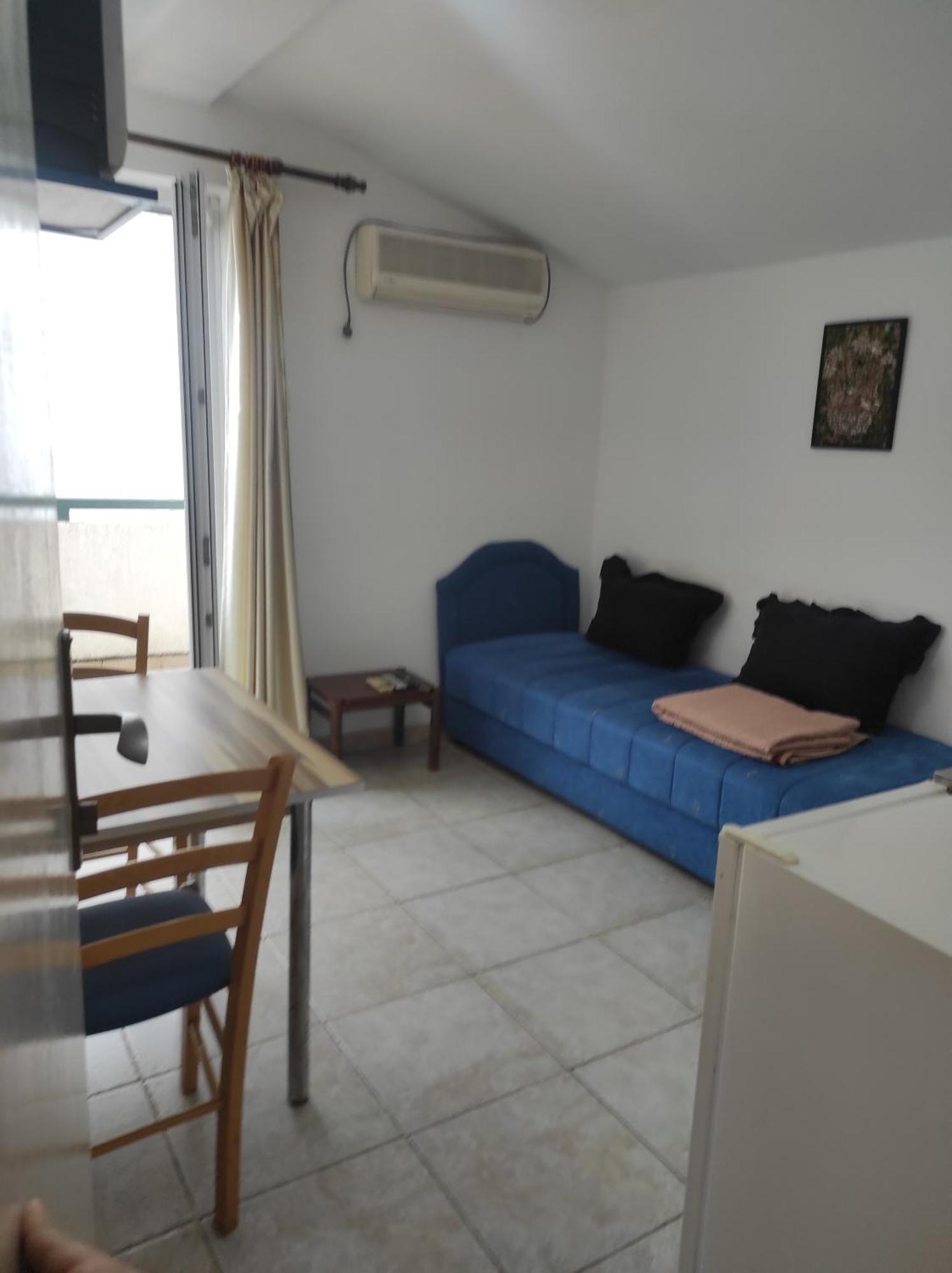 Apartments And Room Mv Petrovac Buitenkant foto